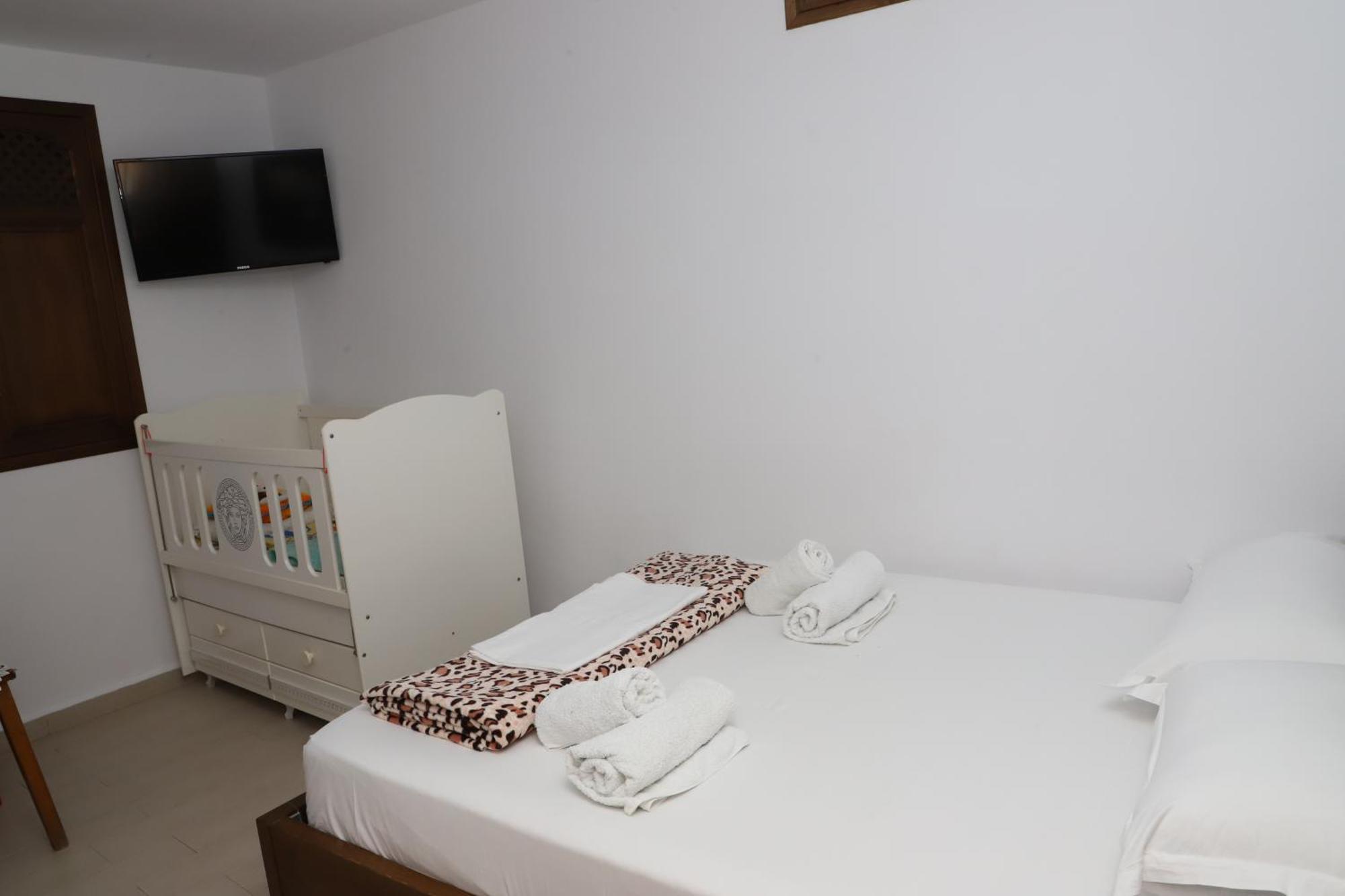 Apartment Altin In Old Town Berat Kültér fotó
