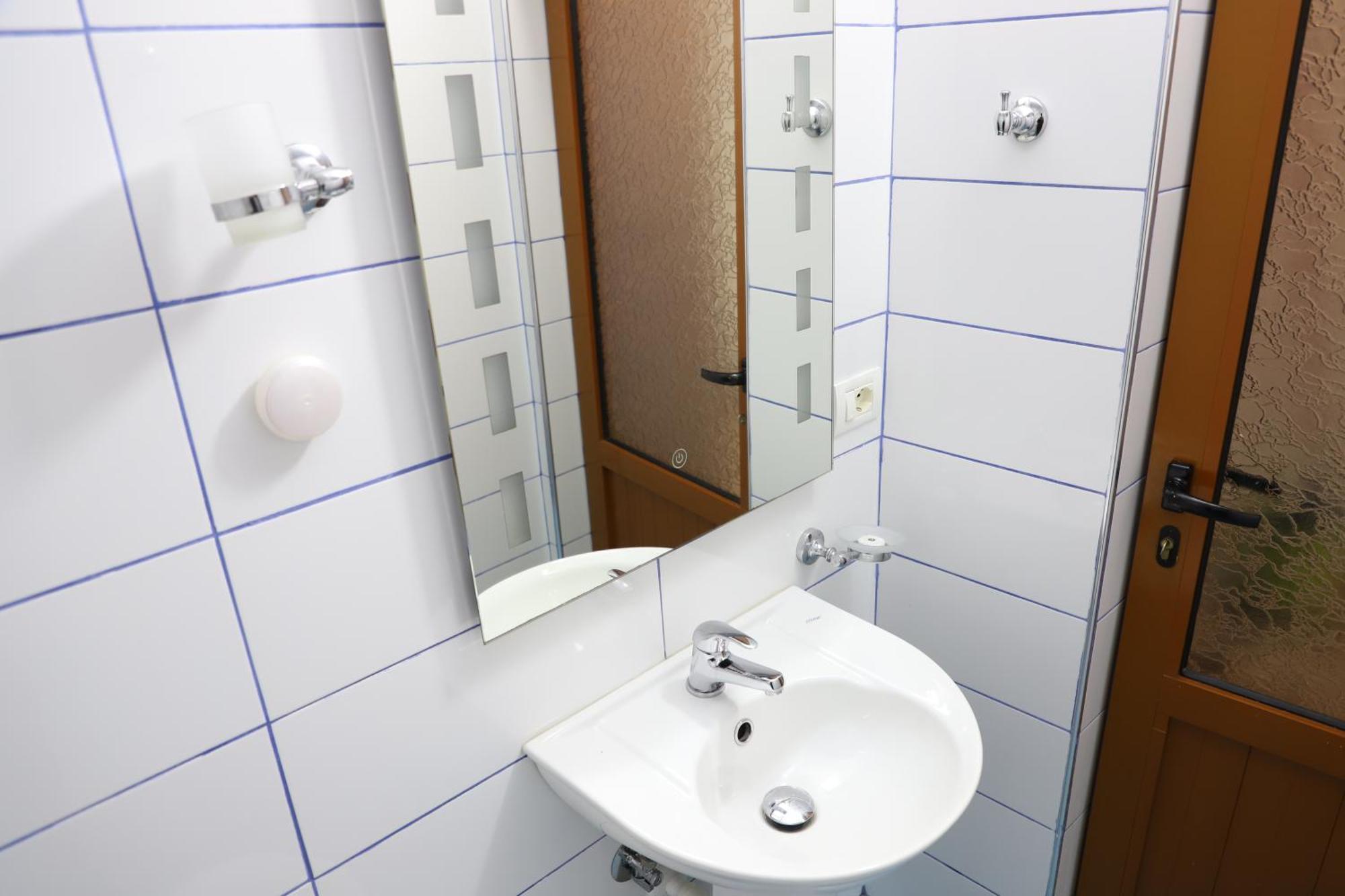 Apartment Altin In Old Town Berat Kültér fotó