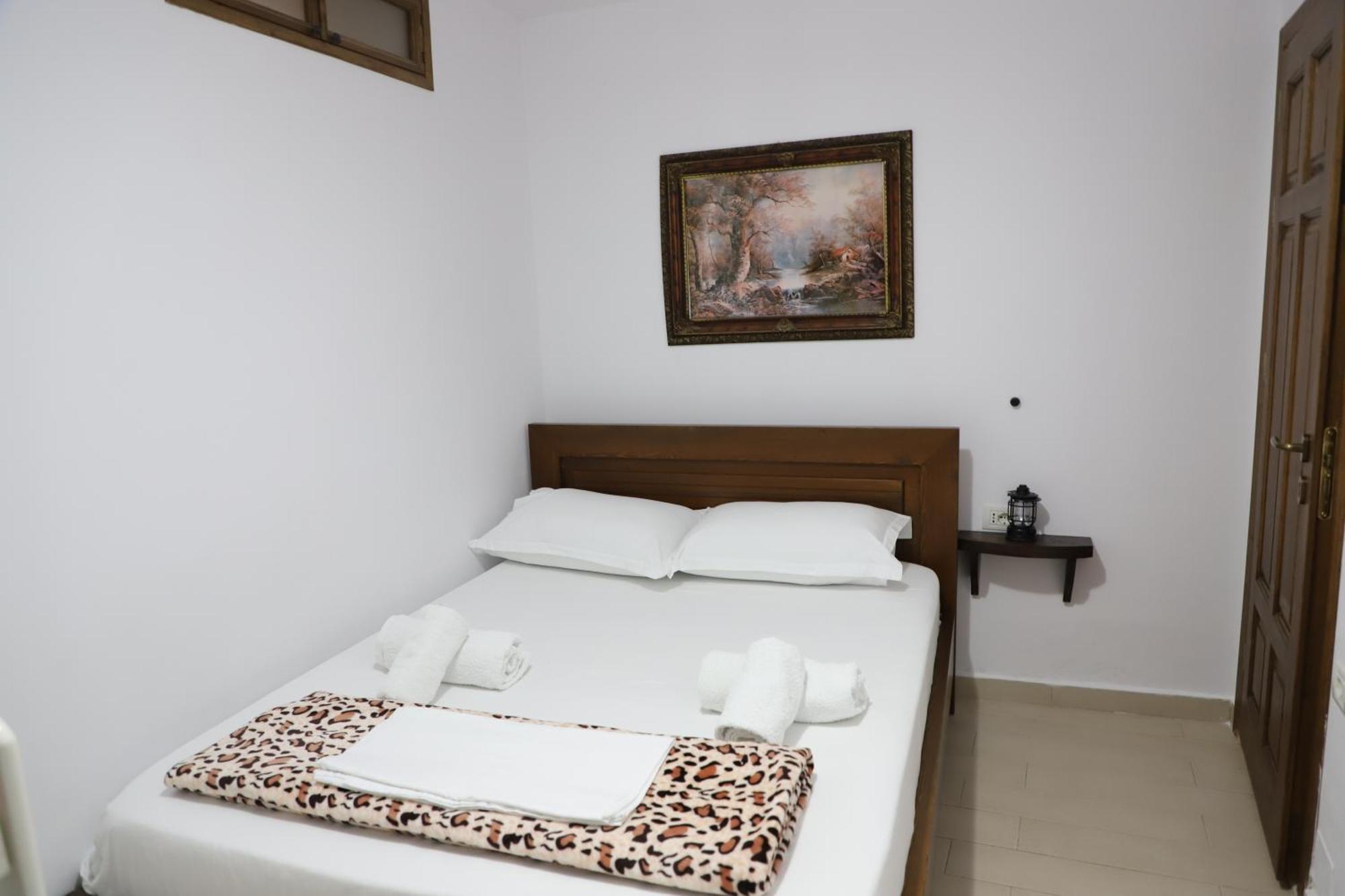 Apartment Altin In Old Town Berat Kültér fotó