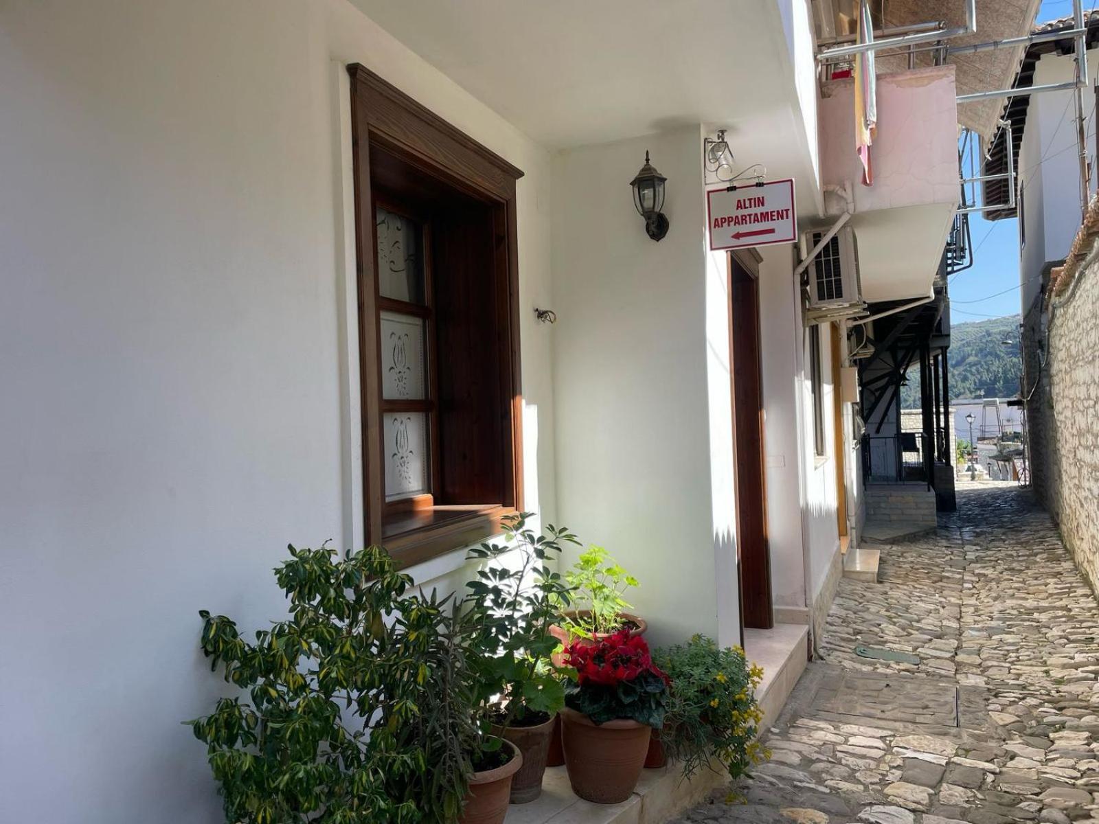 Apartment Altin In Old Town Berat Kültér fotó